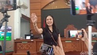 Nikita Mirzani Kecewa Divonis 4 Tahun Bui, Tapi Senang Gak Terbukti Lakukan TPPU Nikita Mirzani Kecewa Divonis 4 Tahun Bui, Tapi Senang Gak Terbukti Lakukan TPPU