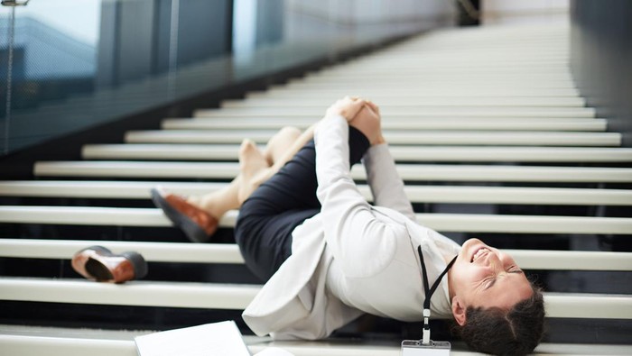 Makin Banyak Gen Z Ngeluh Lutut Sering Nyeri, Inikah Penyebabnya?