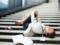 Makin Banyak Gen Z Ngeluh Lutut Sering Nyeri, Inikah Penyebabnya?