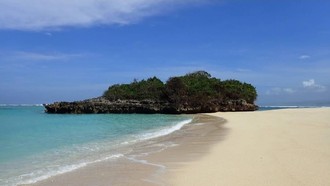 Duh, Turis Asing Jadi Korban Pencurian di Pantai Marosi Sumba Barat
