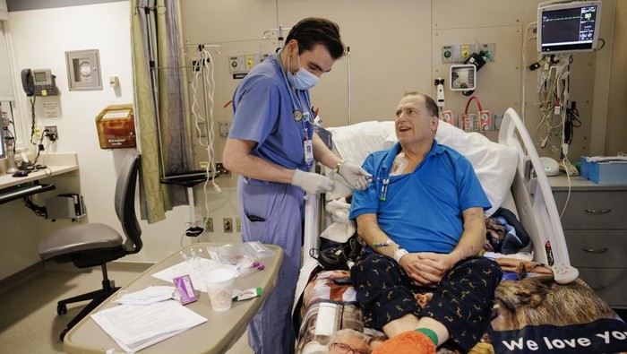 Pria AS Hidup dengan Ginjal Babi Selama 271 Hari, Endingnya Cuci Darah Lagi