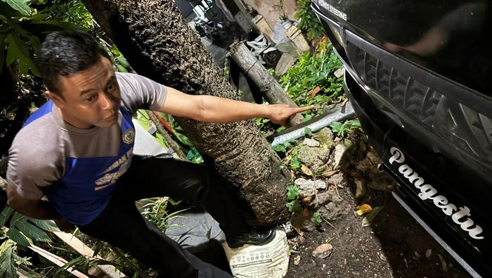 Pelaku tabrak lari ditangkap Polres Sragen berhasil menangkap pelaku tabrak lari yang menewaskan pasutri dan dua anak di Plupuh, Sragen.
