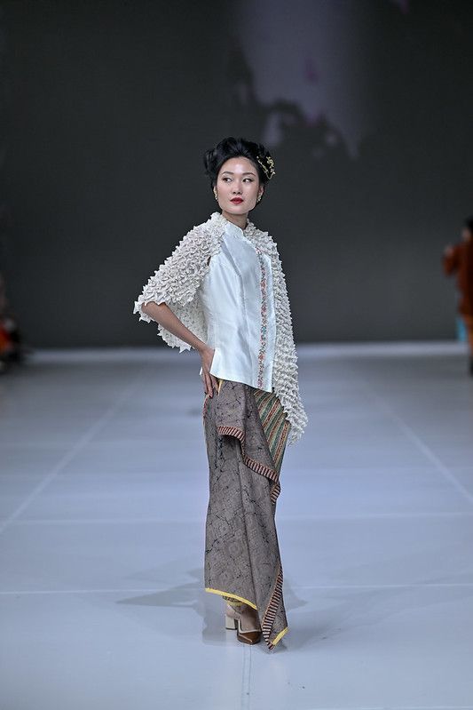 Peragaan 'Bahasa Kain' oleh BINhouse di JFW 2026