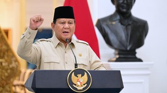 Prabowo Minta Airlangga-Rosan Bereskan Utang Kereta Cepat Prabowo Minta Airlangga-Rosan Bereskan Utang Kereta Cepat
