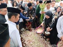 Istri Bupati Purwakarta Meninggal, Ratusan Orang Iringi ke Pemakaman