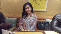 Ratu Meta Kelelahan Perceraian Belum Rampung Ratu Meta Kelelahan Perceraian Belum Rampung