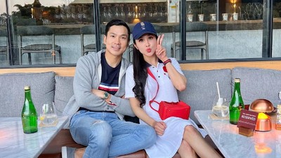 Kenangan Sandra Dewi Makan Bareng Suami dan Reuni Bareng Teman