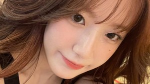 Gak perlu di-Photoshop atau filter Douyin, Shuhua udah cantik. (Foto: dok. Instagram @yeh.shaa_)