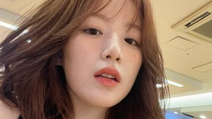 Manajemen nge-Photoshop fotoku secara aneh, dan aku marah banget. Jadi aku bilang ke mereka jangan begitu lagi, kata Shuhua dilansir dari Xportsnews via The Korea Times pada Rabu (29/10/2025). (Foto: dok. Instagram @yeh.shaa_)