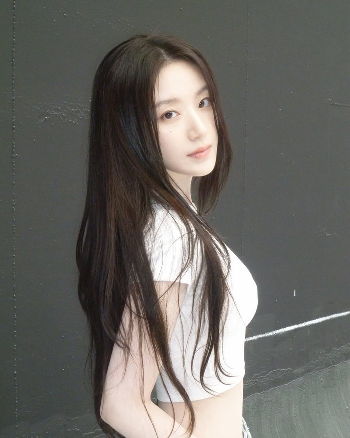 Member girlband K-Pop i-dle, Shuhua.