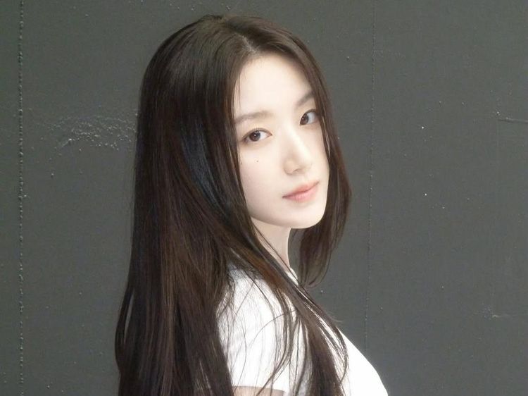 Gak Perlu Filter Douyin! Shuhua i-dle Cantik Natural
