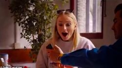 Sophie Turner Dulu Fans Berat, Sekarang Disebut Pacari Chris Martin