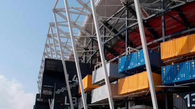 Stadium 974 Stadium 974, salah satu stadion terunik di dunia karena bisa dibongkar pasang.