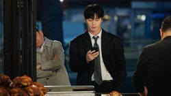 Potret Park Seo Joon Perankan Cowok Gamon di Drakor Surely Tomorrow