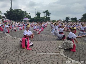 517 Penari Guncang Alun-alun Ciamis di Hari Sumpah Pemuda