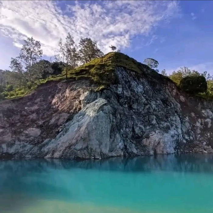 Telaga Biru Tubu di Kabupaten Timor Tengah Utara, NTT (Tangkap Layar Google Maps/Palbeno/2024)
