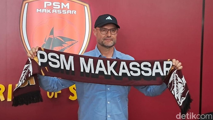 Tomas Trucha PSM Makassar kini resmi ditangani oleh Tomas Trucha untuk mengarungi sisa kompetisi Super League 2025/2026.