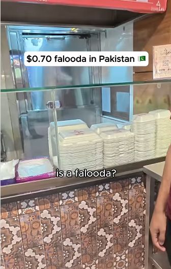 Turis Kaget Sarapan dan Makan di Pakistan Cuma Habis Rp 11 Ribuan! Turis Kaget Sarapan dan Makan di Pakistan Cuma Habis Rp 11 Ribuan!