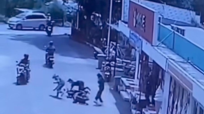 Viral wanita di Bogor gagalkan aksi pencurian motor Viral wanita di Bogor gagalkan aksi pencurian motor