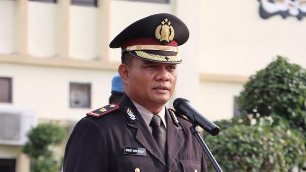 Wakapolres Rokan Hilir Kompol Ricky Operiadi, memimpin upacara Hari Sumpah Pemuda.