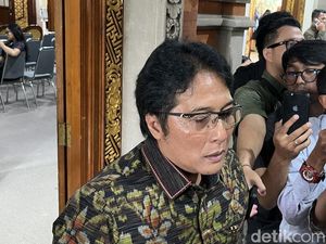 Giri Prasta Sebut Warga Tak Perlu Pilah Sampah jika PSEL Diterapkan di Bali