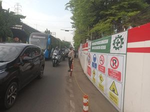Ada Proyek Galian, Lalin di Halim Arah Kebon Nanas Jaktim Macet