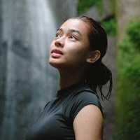 Melalui akun Instagram pribadinya aktris kelahiran 14 Juni 2008 itu kerap memamerkan wajah aslinya tanpa pulasan makeup. Foto: Instagram/@aqeelacalista