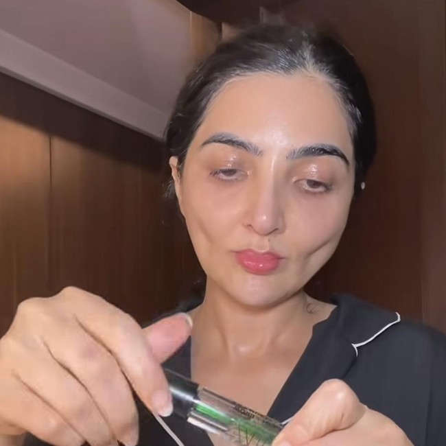 8 Foto Ashanty Pamer Rutinitas Skincare, Wajah Aslinya Jadi Sorotan