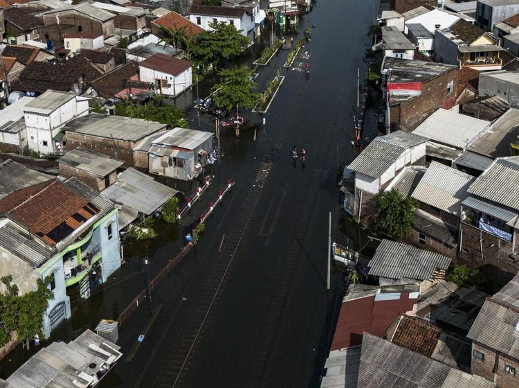 Banjir Rendam Rel Kereta di Semarang, Empat Perjalanan KA Dibatalkan