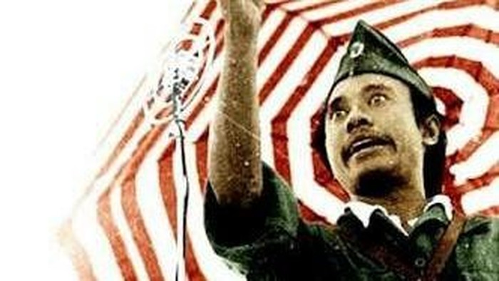 Bung Tomo membacakan pidato