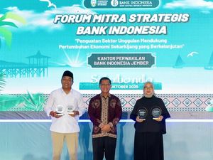 Saat Bupati Banyuwangi dan Situbondo Saling Puji di Ajang BI Jember Awards