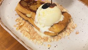 Video: Buttermilk Chicken dan Mie Godog Sedap di Kafe Galeri Jaksel