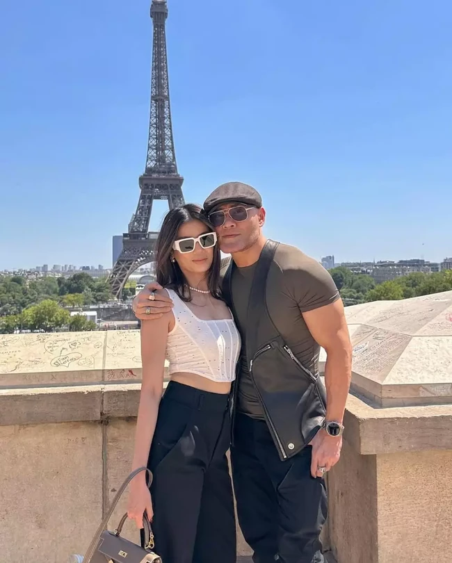 Setelah tiga tahun berumah tangga, Sabrina Chairunnisa memutuskan untuk melayangkan gugatan cerai terhadap Deddy Corbuzier. Mereka juga mengumumkan perpisahan secara resmi lewat Instagram dan menyiratkan adanya perbedaan visi dan misi. Foto: Instagram