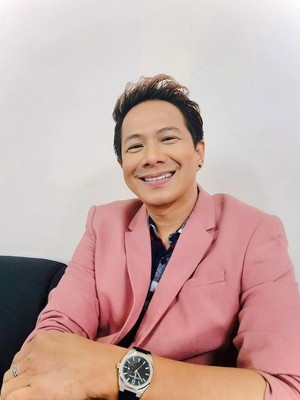 Delon Thamrin Ketagihan Nyanyi Dangdut Delon Thamrin Ketagihan Nyanyi Dangdut