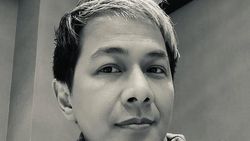 Delon Thamrin Ketagihan Nyanyi Dangdut