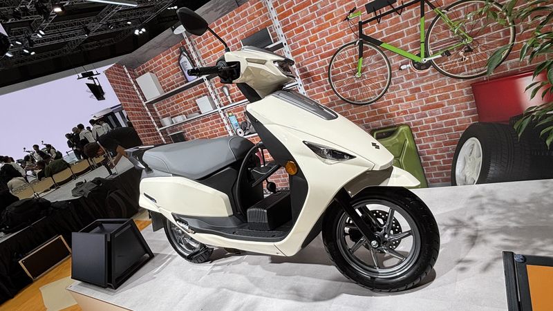 Deretan mobil-motor Suzuki di Japan Mobility Show 2025 Deretan mobil-motor Suzuki di Japan Mobility Show 2025