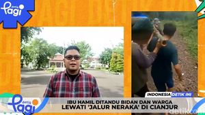 Video: Ibu Hamil Ditandu Bidan dan Warga Lewati Jalur Neraka di Cianjur
