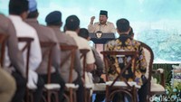 Presiden RI Prabowo Subianto meminta Kapolri Jenderal Listyo Sigit Prabowo melakukan 3 tugas utama Polri saat ini. Ketiga tugas utama itu adalah pemberantasan narkoba, penyelundupan, dan judi online.