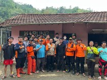 Pendaki Selamat Usai Jatuh ke Jurang Sedalam 100 Meter di Gunung Muria