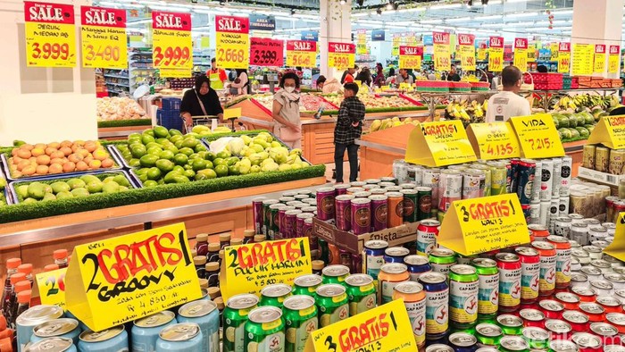 Geliat Belanja Masyarakat Tunjukkan Sinyal Pemulihan Daya Beli Warga berbelanja di salah satu supermarket kawasan Jakarta, Rabu (29/10/2025).