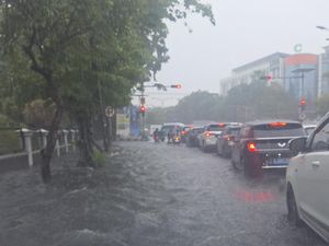 Prakiraan Cuaca Jawa Timur 26 November 2025, Hujan Ringan di Kota Batu