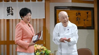 Sosok Jiro Ono, Chef Sushi Legendaris Berusia 100 Tahun Sosok Jiro Ono, Chef Sushi Legendaris Berusia 100 Tahun