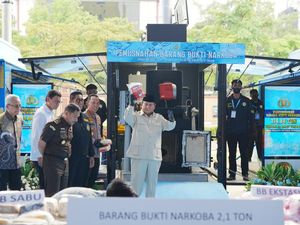 Didampingi Kapolri, Prabowo Simbolis Musnahkan Barbuk 2,1 Ton Narkoba