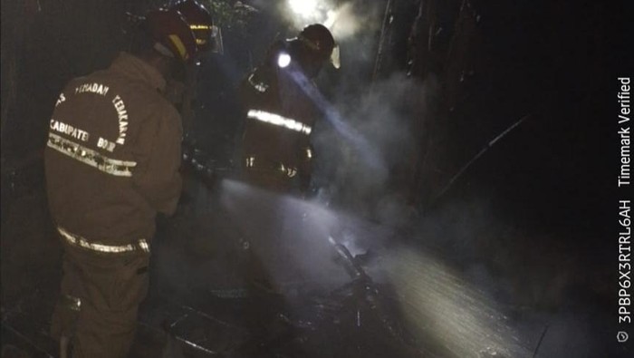 Kebakaran kandang kambing di Bogor (dok. Damkar Bogor) Kebakaran kandang kambing di Bogor (dok. Damkar Bogor)