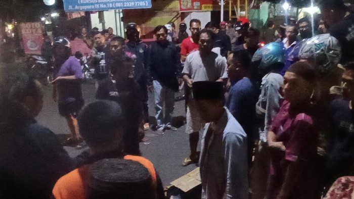 Motor Terobos Lampu Merah Dilindas Truk Tanpa Muatan di Kota Probolinggo