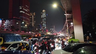 Hampir Semua Jalan di Jakarta Macet Malam Ini, Paling Parah di Jaksel Hampir Semua Jalan di Jakarta Macet Malam Ini, Paling Parah di Jaksel