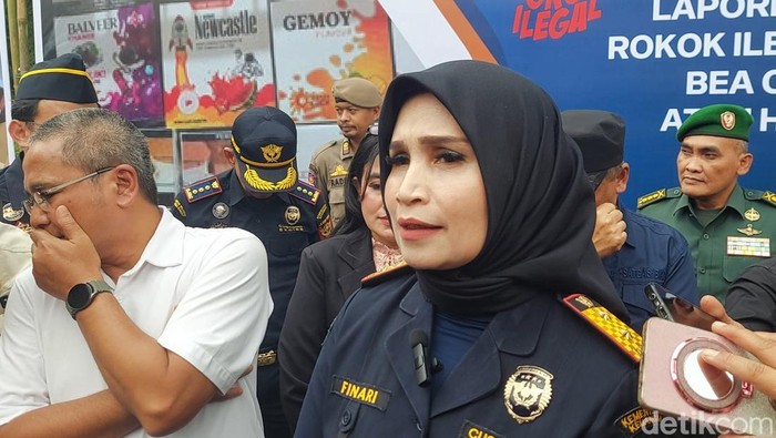 Kepala Kantor Wilayah Dirjen Bea Cukai Jawa Barat, Finari Manan Kepala Kantor Wilayah Dirjen Bea Cukai Jawa Barat, Finari Manan