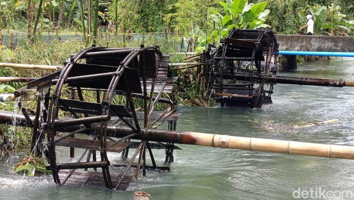 Kincir air di Dusun Gedongan Kulon, Desa Bondowoso, Mertoyudan, Magelang, Rabu (29/10/2025). Kincir air di Dusun Gedongan Kulon, Desa Bondowoso, Mertoyudan, Magelang, Rabu (29/10/2025).