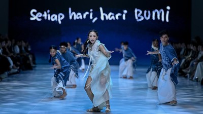 Foto: Dita Karang Peduli Laut Bersama Sejauh Mata Memandang, Tampil di JFW 2026