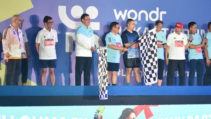 Le Minerale Running Squad